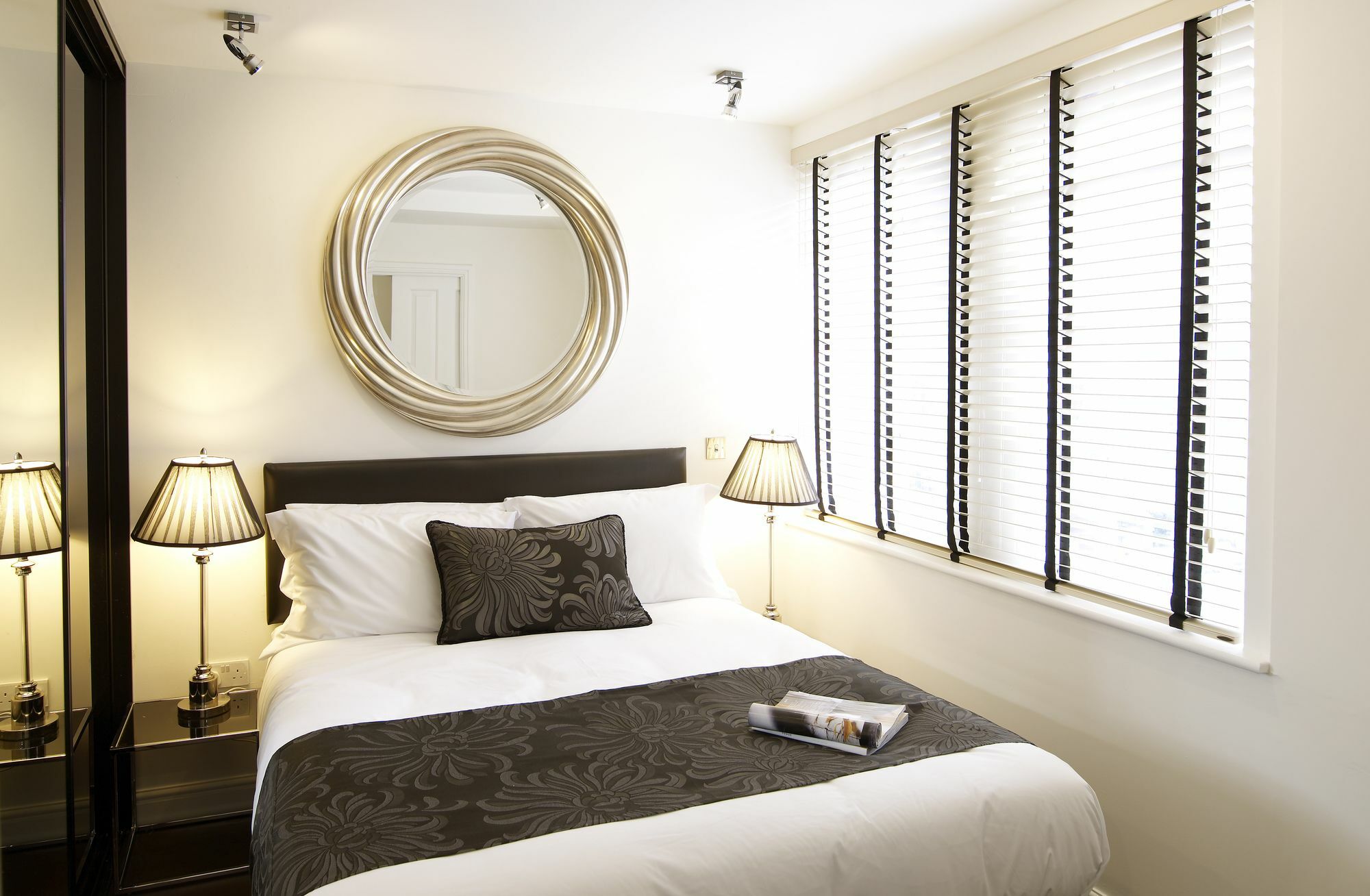 Strozzi Palace Suites By Mansley Cheltenham Exterior foto